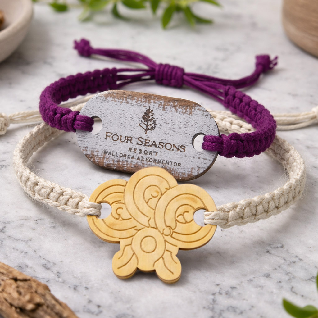 Sapele wood tag with organic cotton RFID wristband